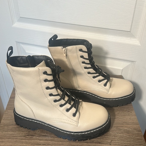 SINCERELY JULES HARLEY COMBAT BOOTS CREAM COLOUR SIZE 7.5 - Picture 5 of 10